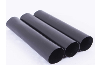 Semi-conductive heat shrink tubing